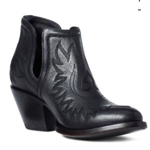 ARIAT WOMEN'S DIXON BROOKLYN FASHION BOOTIES - ROUND TOE